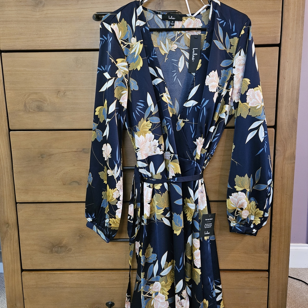 Lulu's Navy Floral Long Sleeve Dress